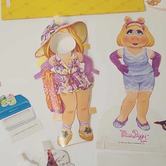 Vintage Miss Piggy Paper Doll Set 1994 - Picture 14 of 16